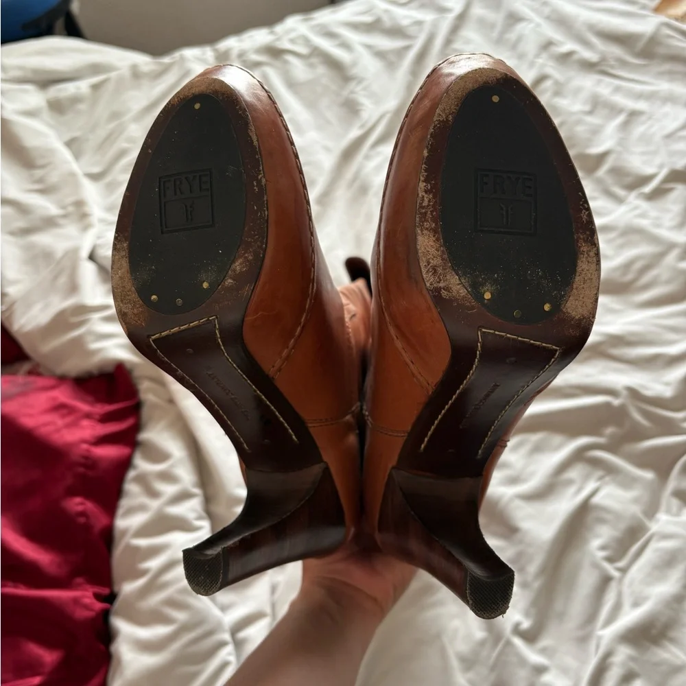 Frye Women’s Leather Anna Cuff Pull On Boots - Picture 9 of 11